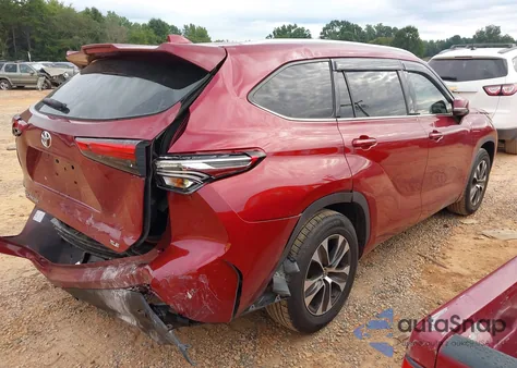 2021 Toyota Highlander Xle z USA, uszkodzony, nr VIN 5TDGZRAH3MS062766